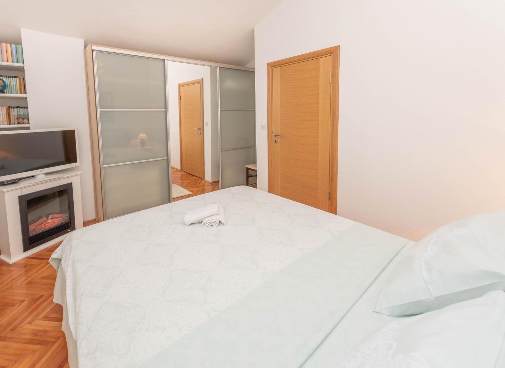 S&P City Center Apartments Kotor Buitenkant foto