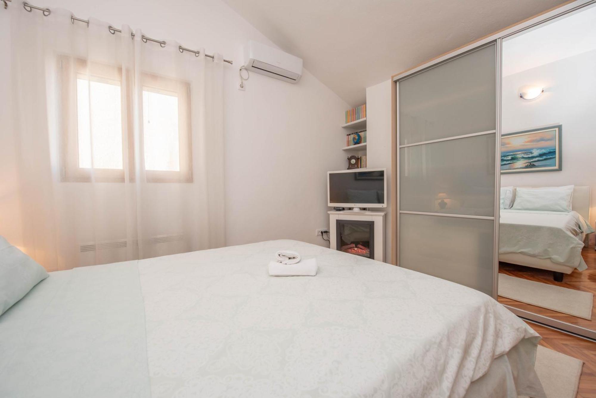 S&P City Center Apartments Kotor Buitenkant foto