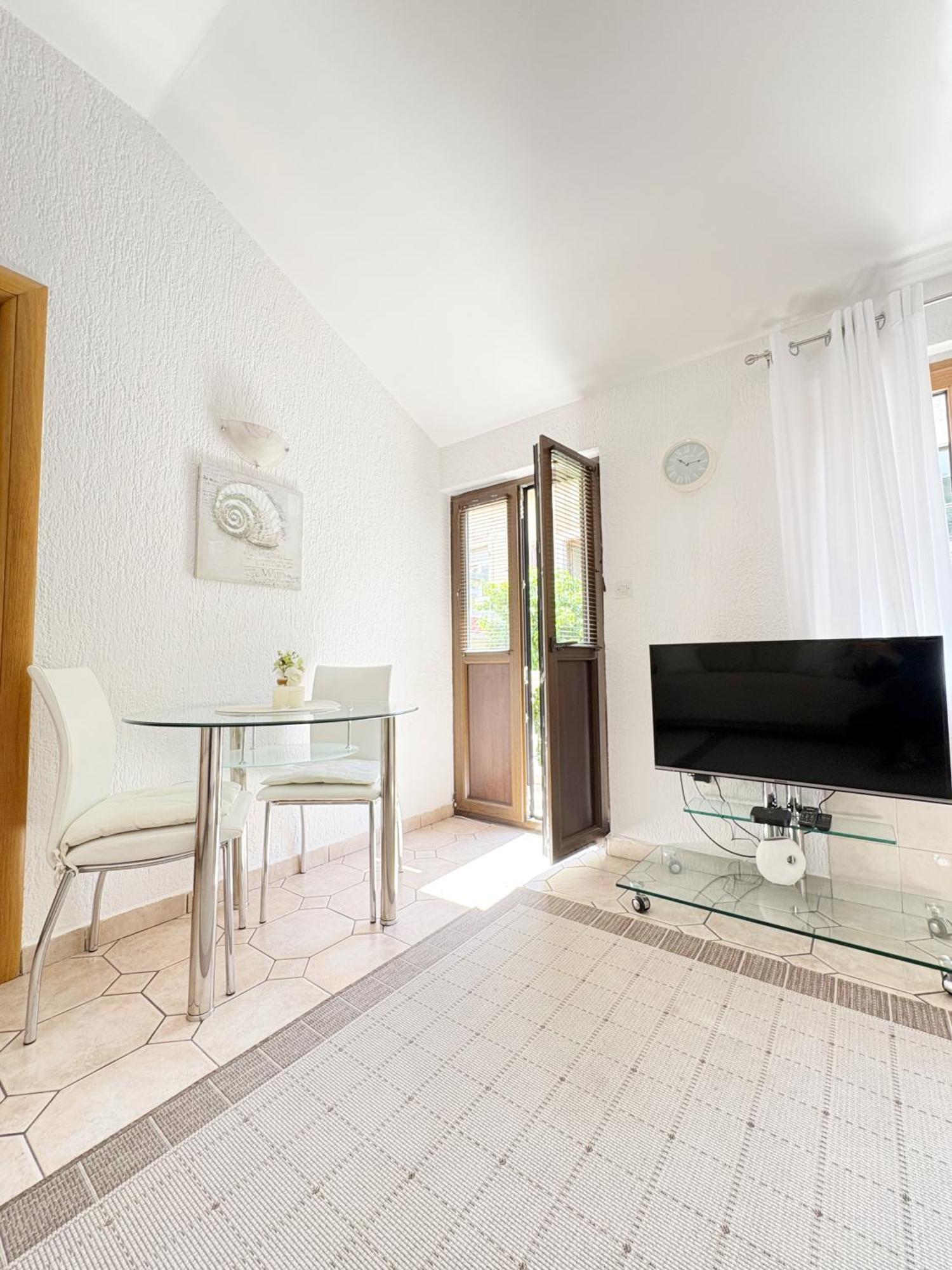 S&P City Center Apartments Kotor Buitenkant foto