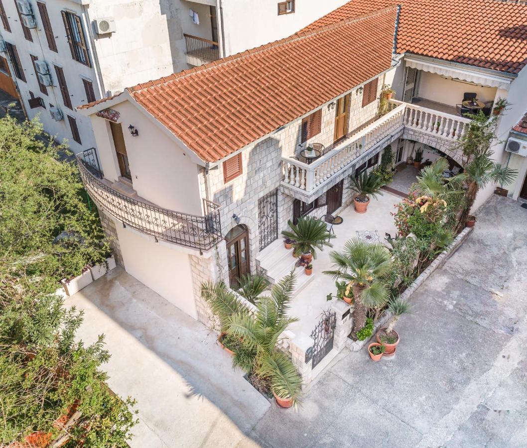 S&P City Center Apartments Kotor Buitenkant foto