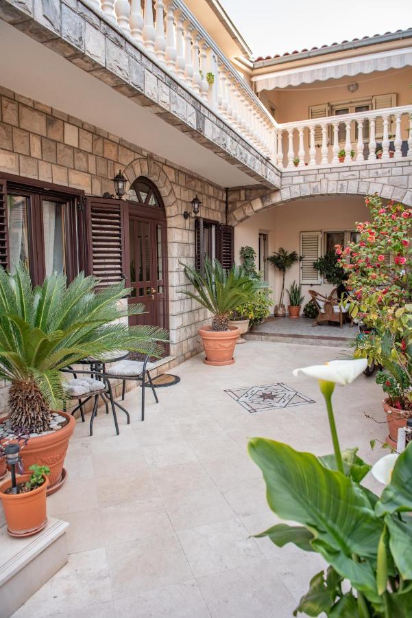 S&P City Center Apartments Kotor Buitenkant foto